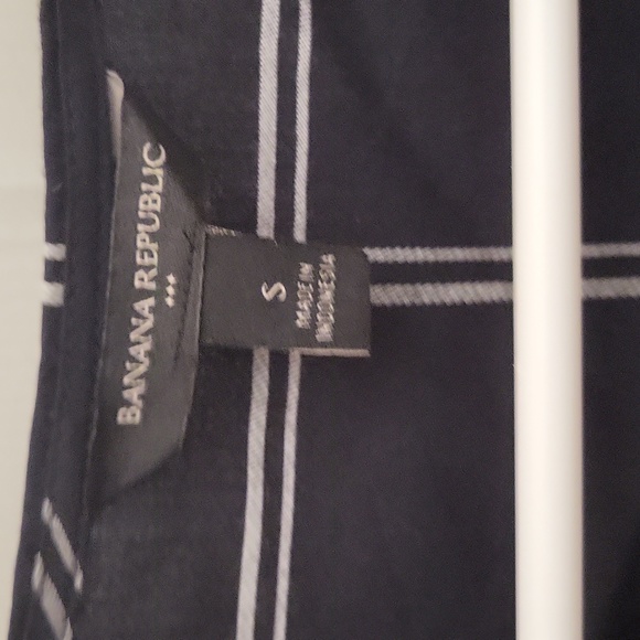 Like New Banana Republic Black and White Check Wrap Blouse, Size S - Picture 8 of 9